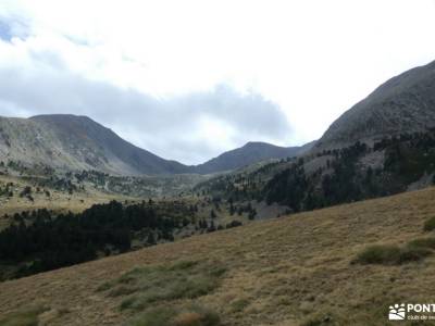 Andorra-País de los Pirineos; fotos de selva actividades de senderismo picos de europa naranjo de bu